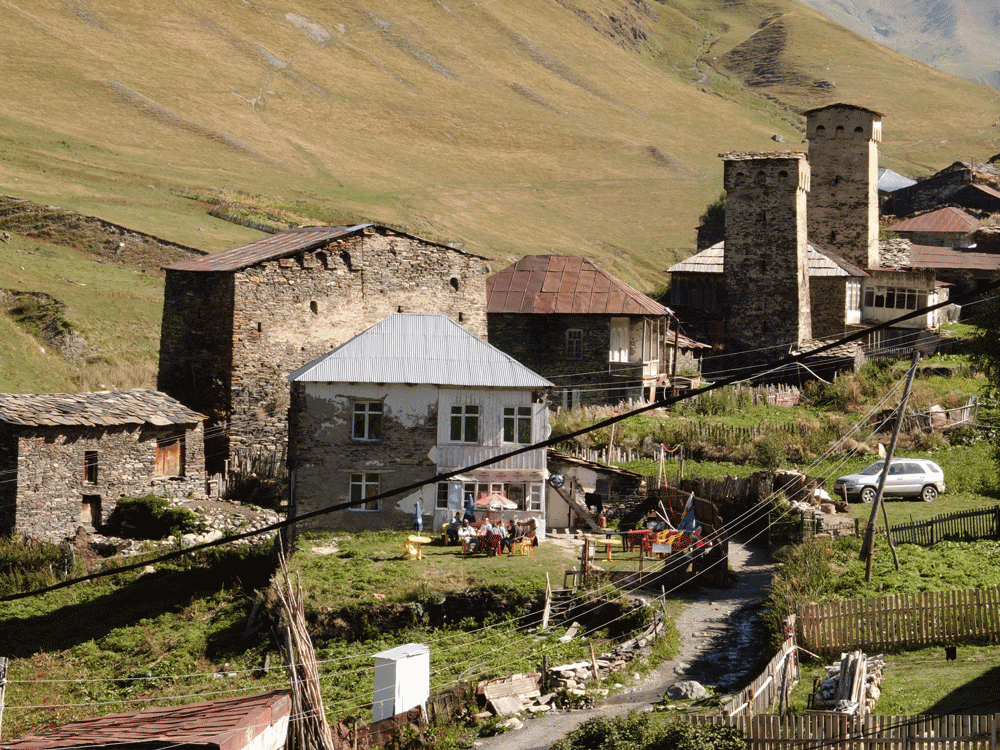 Sommercafé in Ushguli | Wehrtürme | Stefan Applis | Upper Svaneti